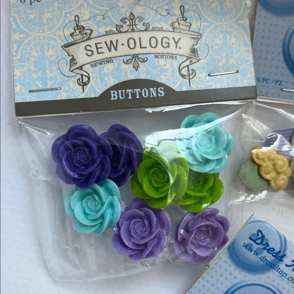 Buttons - Picture 2 of 4